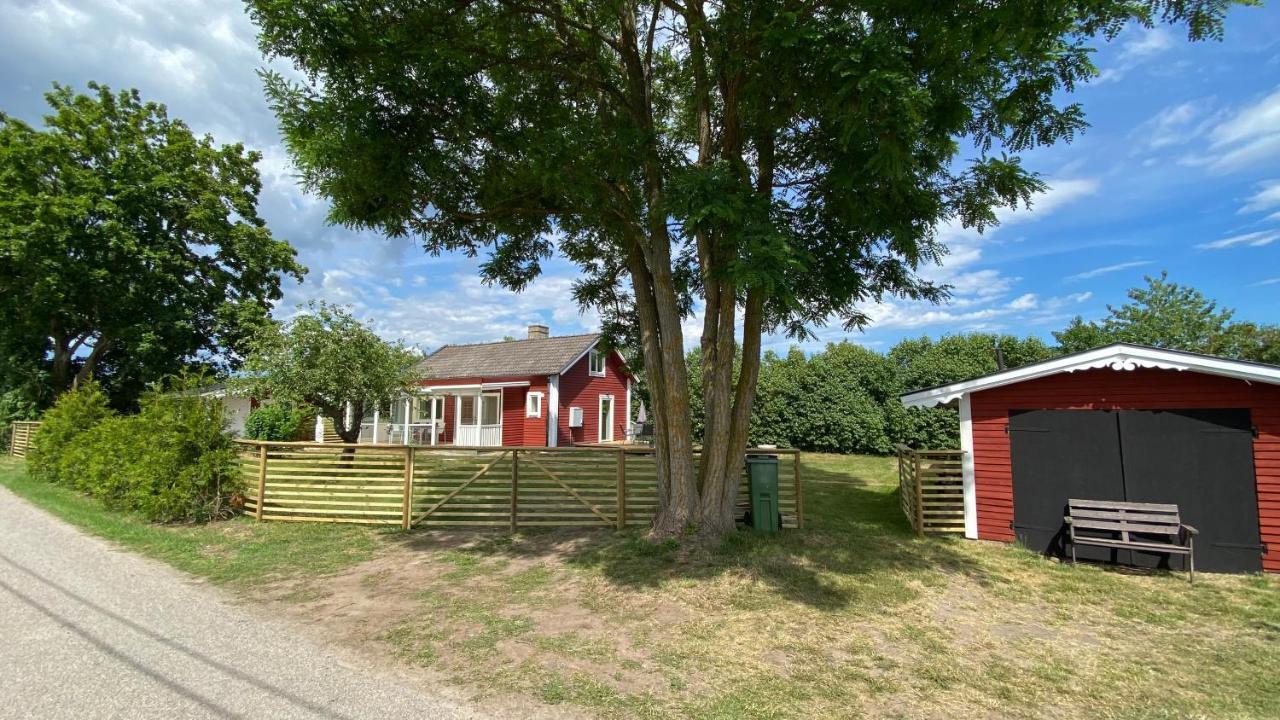 Charmig, Nyrenoverat Och Fullt Utrustad Stuga. Anpassad Foer Hundar, Naera Till Naturen Och Havet. Gangavstand Till Golfbana. Kalmar Exterior photo
